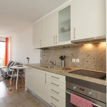 Cosy With Pool And Garage Apartament Lizbona